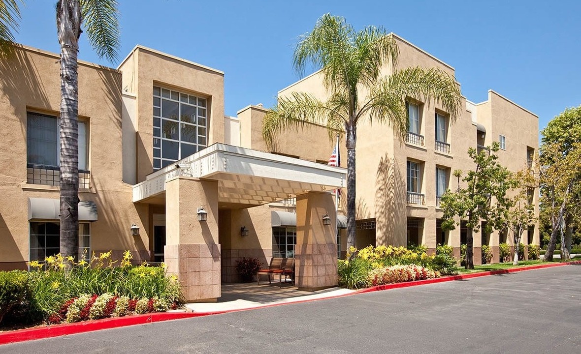 Park Plaza in Orange, CA - Building Photo