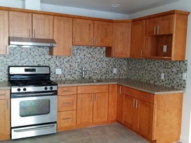 242 Dennis Dr in Daly City, CA - Building Photo