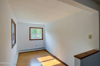 460 Maple Ave in Saratoga Springs, NY - Building Photo - Building Photo