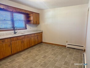 230 S Frontage Rd in West Haven, CT - Building Photo - Building Photo