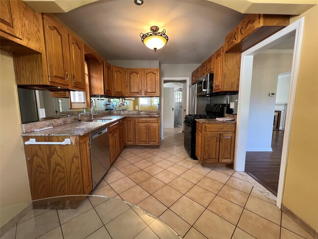 property at 65-20 181st St