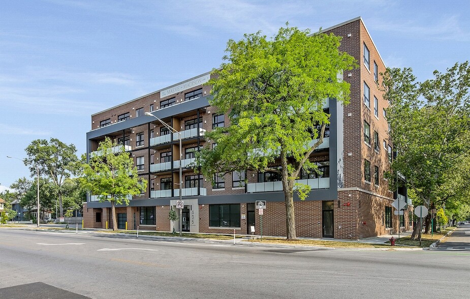 435 Madison St, Unit 508 in Oak Park, IL - Building Photo