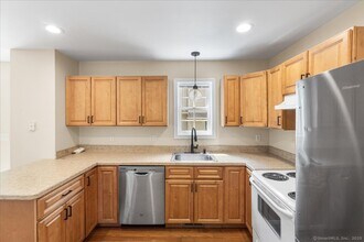 67 Corning Rd in Norwich, CT - Building Photo - Building Photo