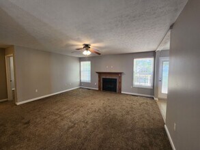 1360 Francesca Drive in Clarksville, TN - Building Photo - Building Photo