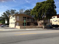 1595 NE 125th St in North Miami, FL - Building Photo - Building Photo