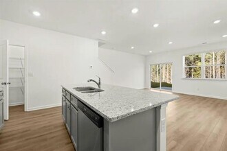 132 Hazel Dr in Mcdonough, GA - Building Photo - Building Photo