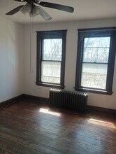 33 Elmwood Ave-Unit -2nd in Waterbury, CT - Building Photo - Building Photo