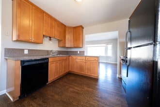 7301 W Old Shakopee Rd in Bloomington, MN - Building Photo - Building Photo