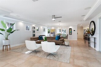 606 Owl Way in Sarasota, FL - Building Photo - Building Photo