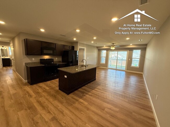 property at 2610 N Bluff St