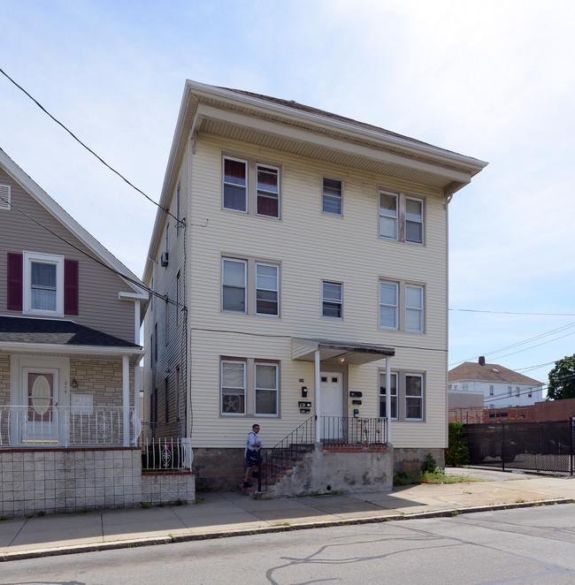 214 Coffin Ave in New Bedford, MA - Foto de edificio - Building Photo