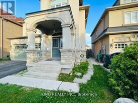 13 Black Diamond Cres in Brampton, ON - Building Photo