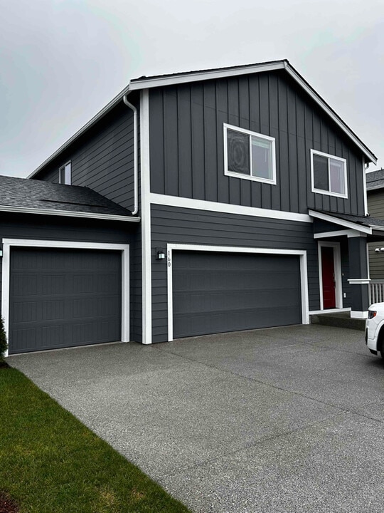 160 NE Olympic Rdg in Belfair, WA - Building Photo