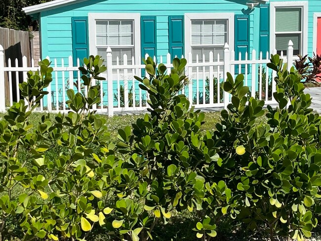 431 47th St in West Palm Beach, FL - Foto de edificio - Building Photo