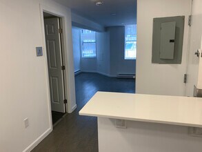 39 Peterborough St, Unit D in Boston, MA - Building Photo - Building Photo