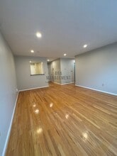 28 Brentwood St, Unit 5 in Boston, MA - Foto de edificio - Building Photo