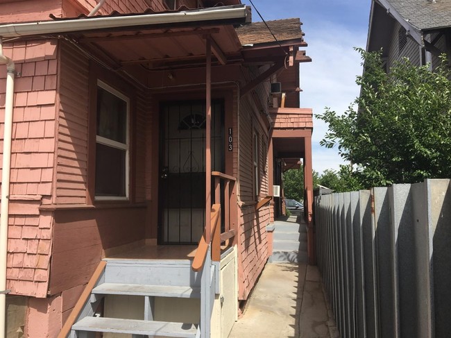 481 N Calaveras St in Fresno, CA - Building Photo - Building Photo