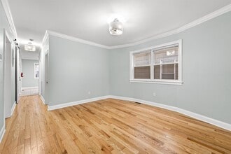 71 W 54th St in Bayonne, NJ - Foto de edificio - Building Photo