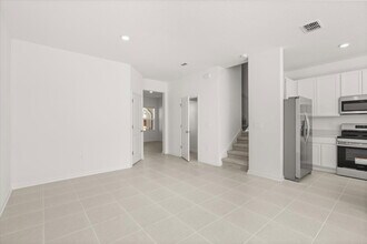 6009 Zen Wy in Oakland, FL - Building Photo - Building Photo