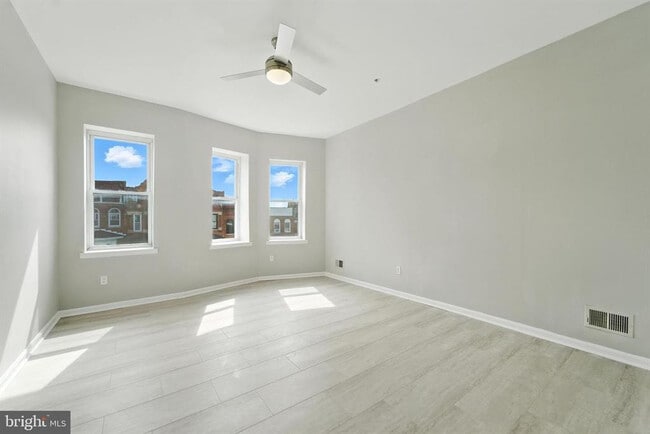 2100 Homewood Ave, Unit Unit #2 in Baltimore, MD - Building Photo - Building Photo
