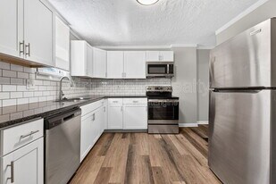 329 S Wayne Ave in Columbus, OH - Building Photo