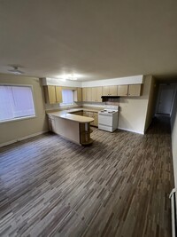 2439 Desplaines Ave, Unit 1 BR photo'