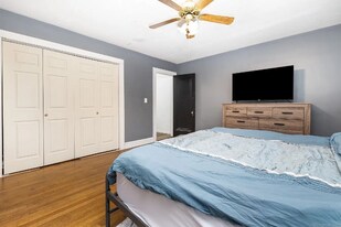 29 1/2 Mountain St in Vernon, CT - Building Photo