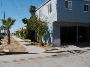 4301-4311 Ocean Blvd in San Diego, CA - Building Photo - Building Photo