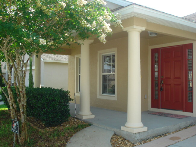 324 Red Kite Dr in Groveland, FL - Building Photo - Building Photo