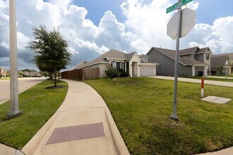 1001 Rootstock Rd. in Brenham, TX - Building Photo - Building Photo
