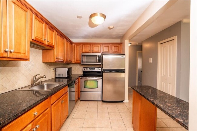 400 New River Rd in Lincoln, RI - Building Photo - Building Photo