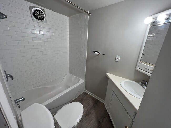 938 E Dayton St in Madison, WI - Building Photo - Building Photo