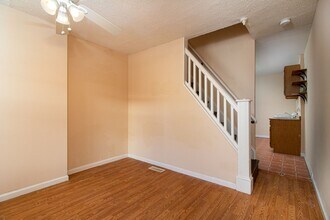 424 Wiota St in Philadelphia, PA - Building Photo - Building Photo