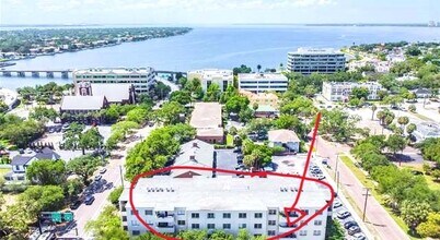 406 W Azeele St in Tampa, FL - Foto de edificio - Building Photo