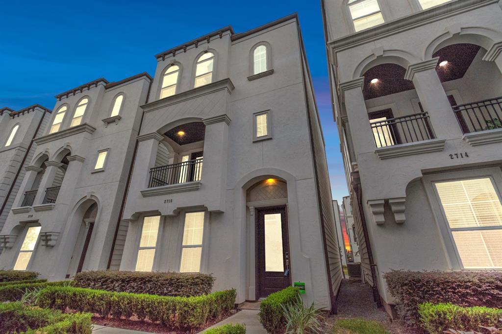 2716 Freund St in Houston, TX - Building Photo