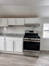 567 Boulevard in Hasbrouck Heights, NJ - Foto de edificio - Building Photo