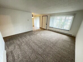 4821 NE Prescott St in Portland, OR - Building Photo - Building Photo