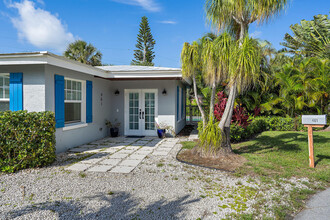 461 Jupiter Ln in Juno Beach, FL - Foto de edificio - Building Photo