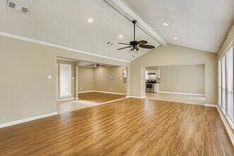 15710 Sandy Hill Dr in Houston, TX - Building Photo - Building Photo