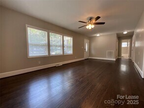 2014 Eastway Dr in Charlotte, NC - Foto de edificio - Building Photo