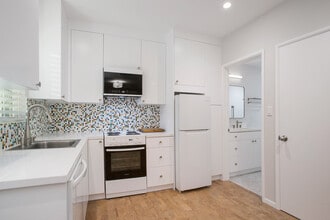 6042 La Canada Cir, Unit B in Buena Park, CA - Building Photo - Building Photo