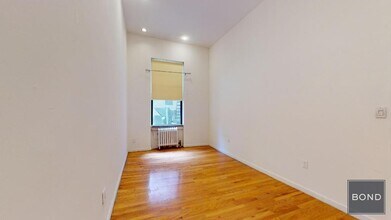 176 2nd Ave in New York, NY - Building Photo - Building Photo