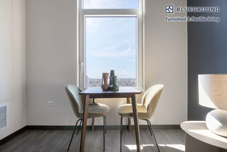 150 N Ashland Ave, Unit FL6-ID1056 in Chicago, IL - Building Photo - Building Photo