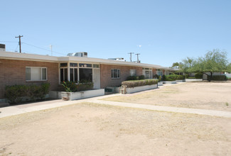 3316-3342 E 1st St in Tucson, AZ - Foto de edificio - Building Photo