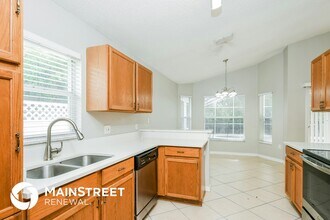 558 Eagle Pointe S in Kissimmee, FL - Foto de edificio - Building Photo