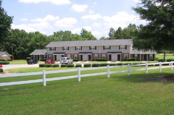 Maple Glen Apartments in Barnwell, SC - Building Photo - Building Photo