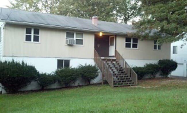 1446 Mac Dr in Stow, OH - Building Photo - Building Photo