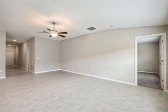 7122 Samuel Ivy Dr in Tampa, FL - Building Photo - Building Photo