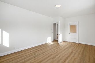 6325 Woodsdale Dr in Grand Blanc, MI - Building Photo - Building Photo