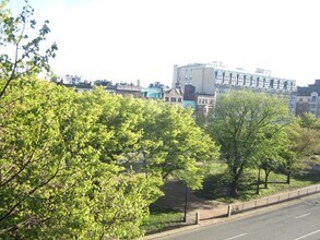 471 Commonwealth Ave, Unit #4F in Boston, MA - Foto de edificio - Building Photo